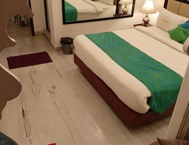 Deluxe Double Room (2 Adults + 1 Child)