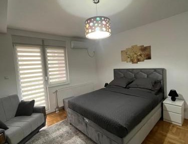 Deluxe Studio