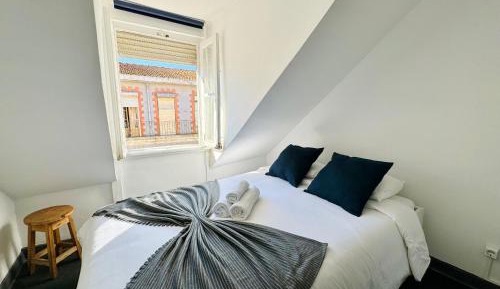 Standard Double Room with Shared Bathroom