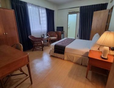 Standard Queen Room