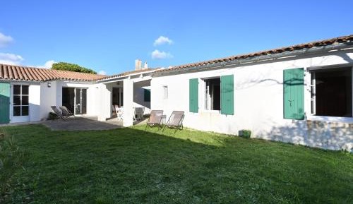 Villa (8 Adults)
