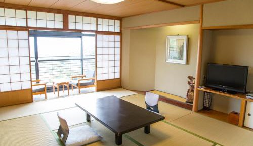 Deluxe Japanese Style Room - Meal Served in the Dining Hall Included