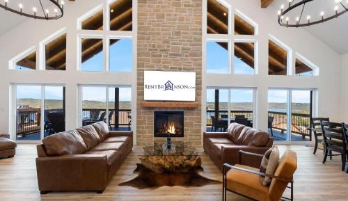 Seven-Bedroom Holiday Home