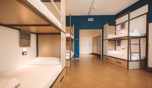 6-Bed Mixed Dormitory Room