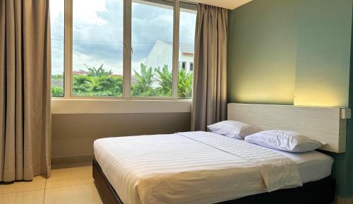 Deluxe Queen Room