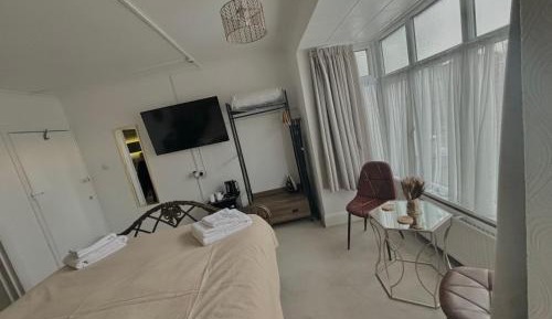 Deluxe King Suite