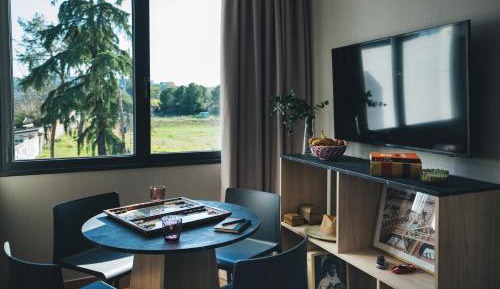 Deluxe Apartment
