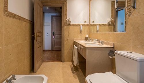 Double Room with Balcony (2 Adults)