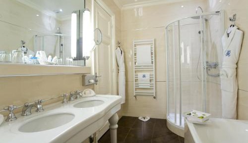 Prestige Room