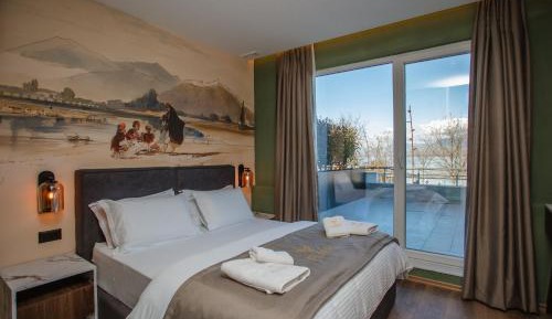 Double Room with Lake View