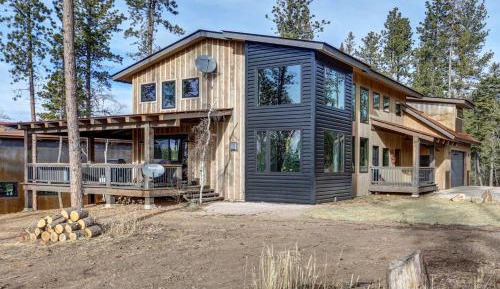 Four-Bedroom Holiday Home