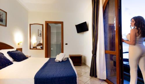 Double or Twin Room with Sea View