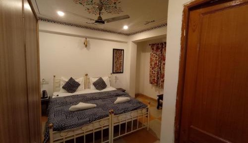 Deluxe Room AC