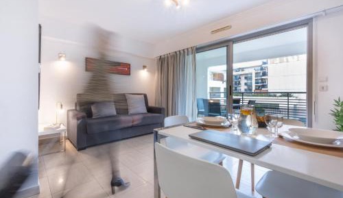 Studio Apartment