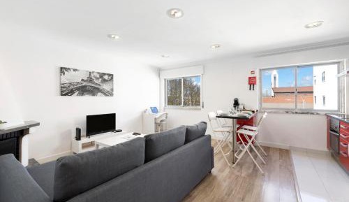 Superior One-Bedroom Apartment