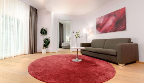 One-Bedroom Deluxe Suite