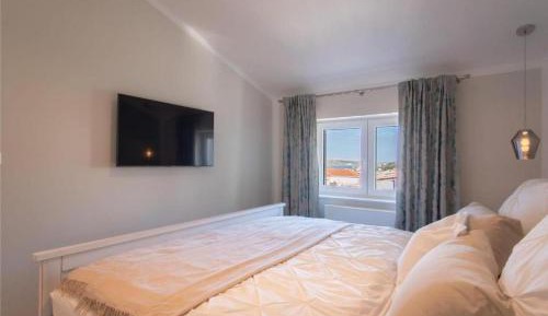 One-Bedroom Apartment with Terrace and Sea View