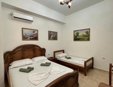 Comfort Triple Room with Shower