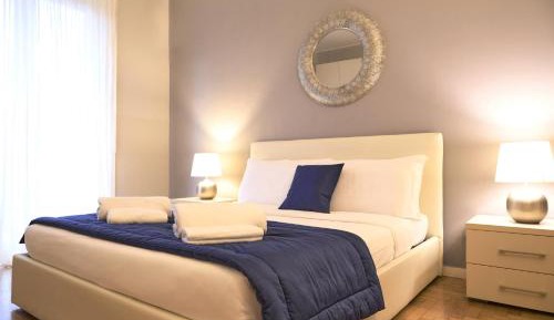Two-Bedroom Apartment with Balcony - Via B. Marcello 22