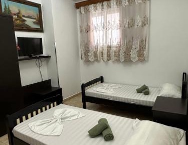 Twin Room with Shower