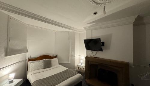 Double Room with Private Bathroom