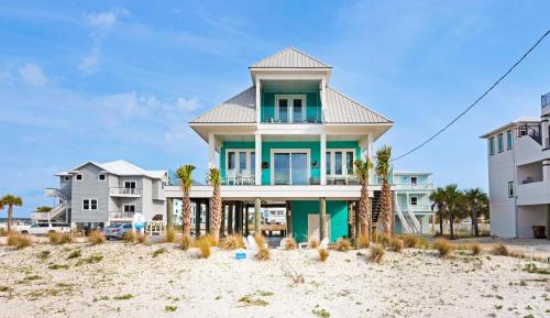 Three-Bedroom Holiday Home 