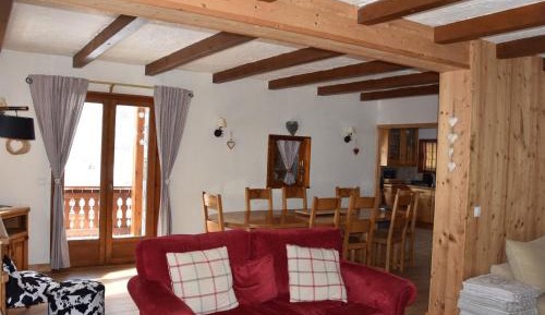 Chalet (8 Adults)