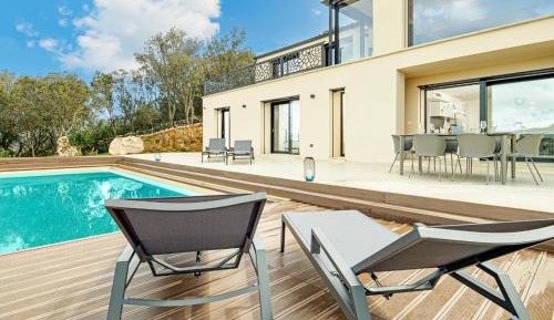 Deluxe Suite with Sea View