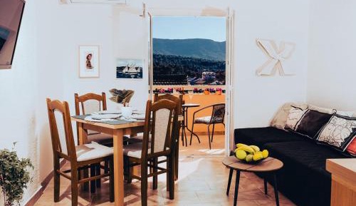 One Bedroom Apartment with Terrace and Sea View