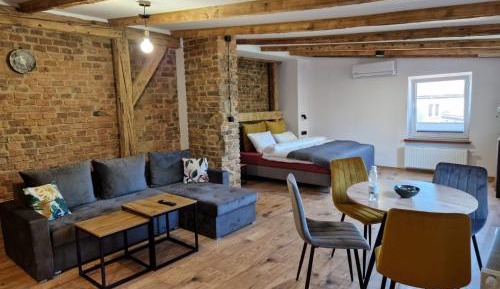 King Studio with Sofa Bed