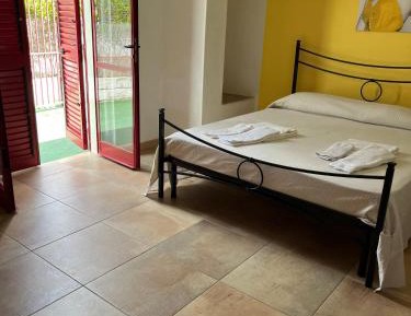 Double or Twin Room with Partial Sea View