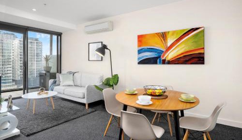 2 Bedroom 1 Bathroom Apartment on level 7 with City Views and Parking