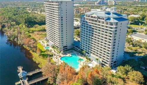 Apartment with Lake View