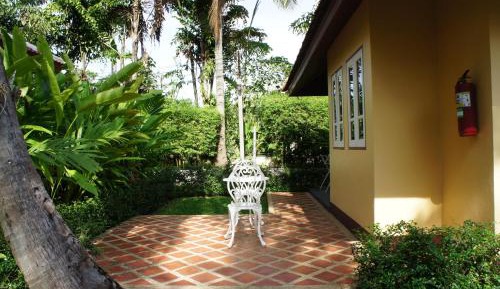 Deluxe Bungalow with Garden View