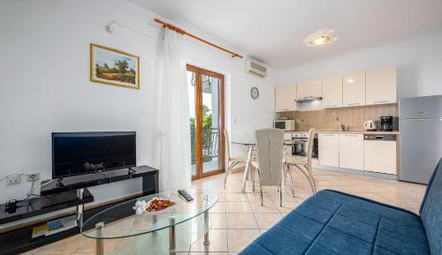 Two-Bedroom Apartment with Balcony and Sea View