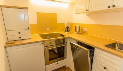 Deluxe Apartment with Mountain View (6 Adults)