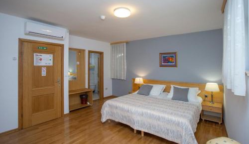 Economy Twin Room - Ground Floor