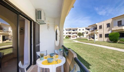 Superior One-Bedroom Apartment with Balcony
