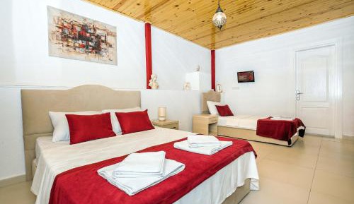 Deluxe Quadruple Room