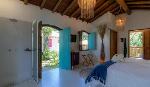King Suite with Pool View