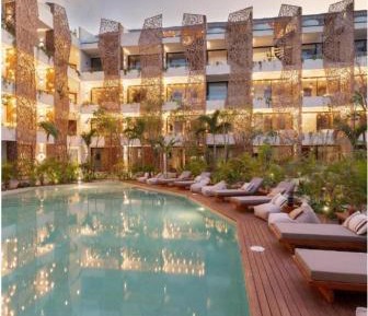 Apartment with Pool View 