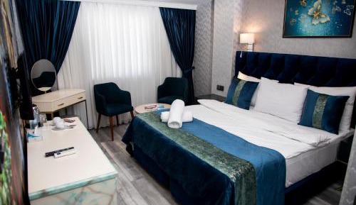 Deluxe Double Room (2 Adults + 1 Child)