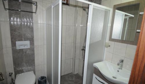 Twin Room with Free Two-Way Airport Shuttle