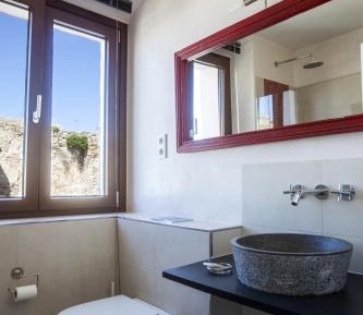 Superior One-Bedroom Apartment