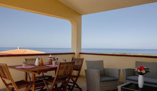 Two Bedroom House with Sea View