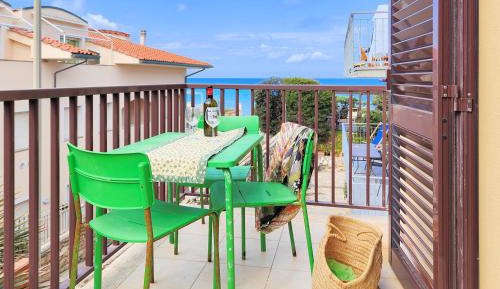 One-Bedroom Apartment with Sea View