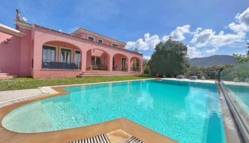 Deluxe Villa
