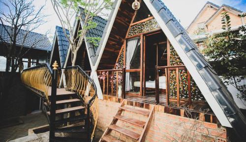 Bungalow with Garden View