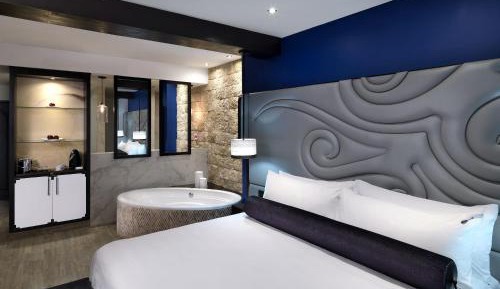 Diamond Deluxe Double Room