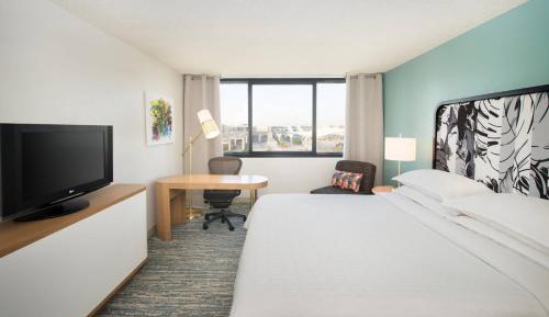 Club level, Guest room, 1 King, Top floor